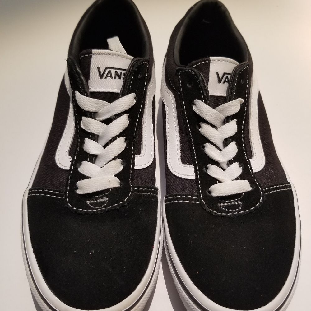 Old School Vans Sneakers Kids Size 2 Black White